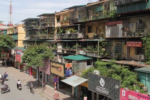 Vẫn còn những vướng mắc cần tháo gỡ trong kế hoạch cải tạo chung cư cũ của Hà Nội. Ảnh: Dũng Minh