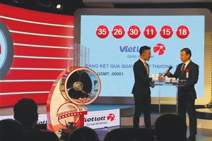 Xổ số điện toán Vietlott liệu sẽ mang lại nhiều lợi ích cho khách hàng và đóng góp nguồn thu lớn cho Nhà nước?  Ảnh: Đức Thanh