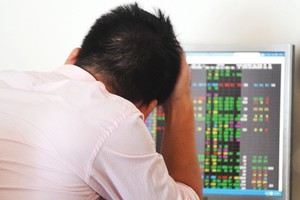 Nhà đầu tư có thể chủ động giảm thiểu rủi ro bằng việc tìm hiểu kỹ thông tin về DN định đầu tư