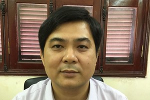 TS. Phùng Quốc Chí