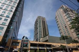 Tòa nhà Kumho Asiana Plaza (TP.HCM) vừa được Hãng hàng không Asiana Airlines (Hàn Quốc) bán 50% cổ phần cho đối tác Singapore. Ảnh: Đ.T