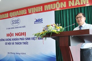 TS. Nguyễn Sơn phát biểu tại hội nghị về thị trường chứng khoán phái sinh được tổ chức vào tháng 8 vừa qua
