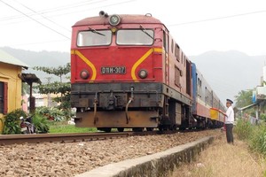 Mỗi năm VNR vẫn nhận của Nhà nước hơn 1.200 tỷ đồng tiền quản lý, bảo trì hạ tầng đường sắt. Ảnh: Đức Thanh