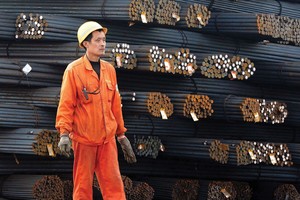 Thép Trung Quốc, thách thức bài toán “chuyển, đẩy”