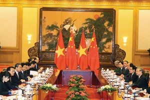 Hội đàm giữa Thủ tướng Nguyễn Xuân Phúc và Thủ tướng Quốc vụ viện Trung Quốc Lý Khắc Cường. Ảnh: Thống Nhất - TTXVN