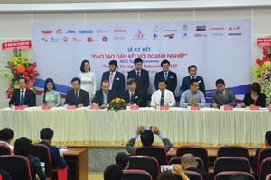 SCB ký kết hợp tác với UEF