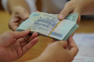 Nợ xấu quá lớn bị giấu bởi một “đại gia” ngành cao su được coi là nguyên nhân khiến Ngân hàng Nhà nước yêu cầu dừng cho vay tuần hoàn