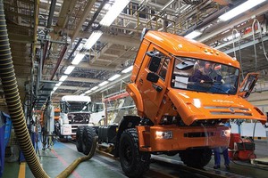 Dây chuyền sản xuất xe KAMAZ tại Liên bang Nga .