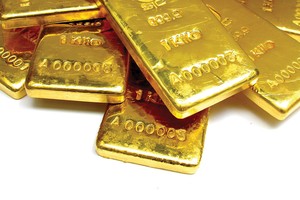 Vàng giảm mạnh, đầu tư vẫn khó tránh rủi ro