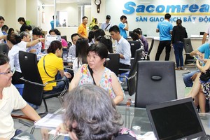 Sàn giao dịch bất động sản của SCR luôn tấp nập khách giao dịch