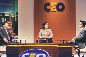 Bà Trần Thanh Hà (ngồi giữa) trong vai trò CEO của tình huống này