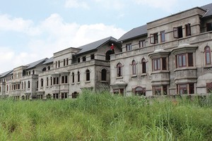 Hầu hết các biệt thự bỏ hoang đều do dân đầu tư sở hữu