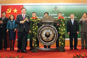 Lãnh đạo Bộ Tài chính, UBND thành phố Hà Nội dự lễ đánh cồng khai Xuân 2016 tại sàn HNX 
