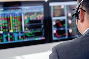 Broker, góc khuất phía sau bảng điện tử lấp lánh