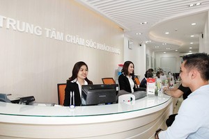 Trung tâm chăm sóc khách hàng phục vụ tất cả các nhu cầu của khách hàng, từ cung cấp thông tin về sản phẩm, tiếp nhận dịch vụ, hướng dẫn, đến theo dõi các thủ tục yêu cầu bồi thường