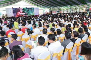 Đông đảo khách hàng quan tâm đến dự án Him Lam Phú Đông