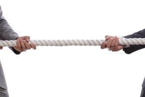 Quyết định của Trọng tài là chung thẩm, có giá trị bắt buộc đối với các bên, các bên không thể chống án hay kháng cáo