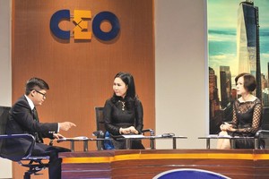 Bà Vũ Ngọc Hương (ngồi giữa) trong vai trò CEO của tình huống này.