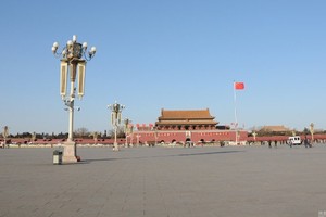 Quảng trường Thiên An Môn vắng lặng hôm 24/1, hàng triệu người lao động đã rời khỏi thủ đô Bắc Kinh, Trung Quốc để về ăn Tết Nguyên đán. 