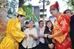 Không khí mua vàng để cầu may và đón ngày Thần Tài đã bắt đầu nhộn nhịp