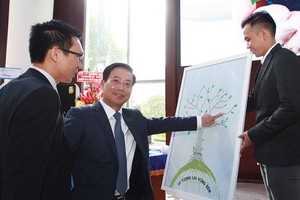 Chủ tịch HOSE Trần Văn Dũng chia sẻ mong muốn phát triển bền vững với các thành viên thị trường Ảnh: Lê Toàn