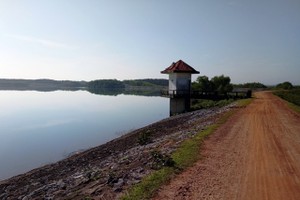 UBND tỉnh Quảng Bình yêu cầu các Sở ban ngành liên quan rà soát lại các thiết kế mẫu, thiết kế điển hình công trình giao thông nông thôn, công trình kênh mương nội đồng...