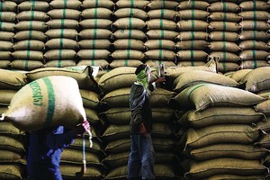 Chính sách thương mại của Mỹ dưới thời Tổng thống Donald Trump, đối tác xuất khẩu lớn nhất của Thái Lan, là một trong những “ngã rẽ”