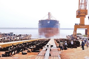 Thời hoàng kim với những tàu hàng vài chục ngàn tấn đã không còn