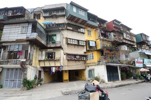 Trên địa bàn Hà Nội có rất nhiều khu chung cư cũ cần phải cải tạo, xây mới. Ảnh: Dũng Minh