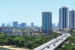 Hà Nội đang đẩy mạnh đầu tư hạ tầng giao thông ở khu Nam. Ảnh: Dũng Minh