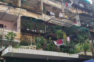 Hà Nội còn hàng trăm khu chung cư cũ, xập xệ cần cải tạo, xây mới