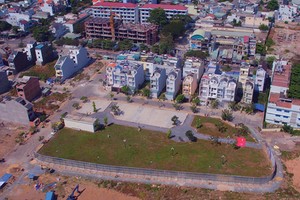 Quá trình giải phóng mặt bằng khó khăn dẫn đến tình trạng nhiều dự án “da beo”. Ảnh: Lê Toàn