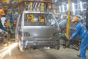 Doanh nghiệp ô tô: Ai sẽ vững lái năm 2017?