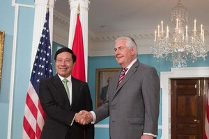 Phó Thủ tướng,Bộ trưởng Bộ Ngoại giao Phạm Bình Minh và Ngoại trưởng Rex Tillerson. (Ảnh: Bộ Ngoại giao Việt Nam)