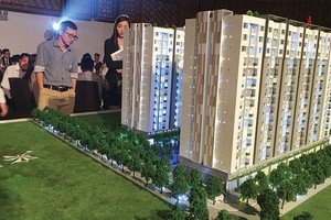 Đa số các dự án bất động sản hiện này thiếu lối đi riêng cho người khuyết tật. Ảnh: Gia Huy    