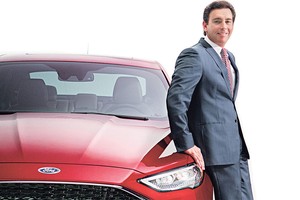 Cổ đông Ford mất kiên nhẫn với CEO Mark Fields