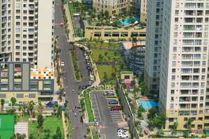 Mật độ dân số cao, hoạt động thương mại, dịch vụ phát triển mạnh tại TP.HCM là mảnh đất màu mỡ cho các DN bảo hiểm. Ảnh: Lê Toàn 