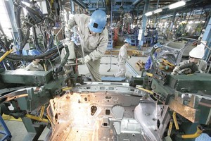 Lắp ráp xe tại Công ty Ford Việt Nam (tỉnh Hải Dương). Ảnh: Đức Thanh