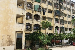 TP.HCM hiện đang có gần 500 chung cư cũ cần được cải tạo, xây mới. Ảnh: Gia Huy