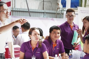 Hiện chủ dự án nào cũng kết hợp với ngân hàng để hỗ trợ vốn vay cho khách hàng của mình. Ảnh: Gia Phú