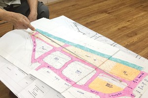 Người dân cho rằng, họ đang bị chủ đầu tư “biển thủ” 2 khu đất tái định, tự chỉnh trang nhà cửa tại chỗ theo quyết định phê duyệt dự án của UBND TP. Hà Nội