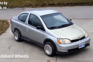 Lốp ô tô đặc biệt, có thể di chuyển ngang 2 bên và quay 360 độ