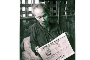 Giờ nghỉ trưa, Người vẫn thường đọc báo (1951)