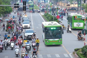 Hà Nội sẽ phát triển hệ thống giao thông công cộng nhằm mục tiêu đến năm 2030, người dân Thủ đô chỉ cần đi bộ 500 m là có xe công cộng