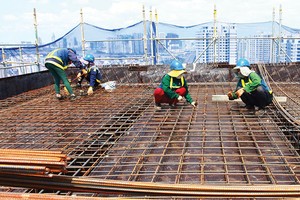 Nứt bê tông tường là hiện tượng xuất hiện tại nhiều công trình xây dựng. Ảnh: Lê Toàn