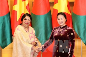 Chủ tịch Quốc hội Nguyễn Thị Kim Ngân và Chủ tịch Quốc hội Bangladesh Shirin Shamin Chaudhury. (Ảnh: Trọng Đức/TTXVN)