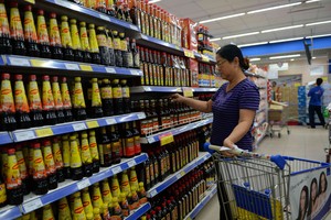 Ngành bán lẻ, công nghiệp tiêu dùng tiếp tục chiếm tỷ trọng lớn trong giá trị các thương vụ M&A tại Việt Nam năm 2016-2017.