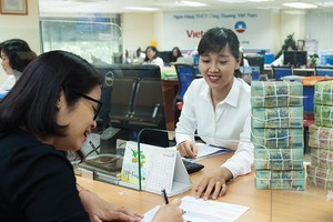 Biên lợi nhuận của các ngân hàng đang hẹp lại khi thực hiện chính sách giảm lãi suất với lĩnh vực ưu tiên