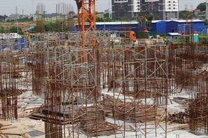 Ngoài hình thức đặt cọc, một số chủ đầu tư dự án nhà ở hình thành trong tương lai còn triển khai hình thức ký quỹ trong việc bán hàngẢnh: Dũng Minh