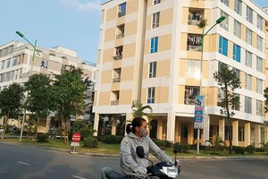 Chung cư hiện là nơi sinh sống của nhiều người có trình độ, nghề nghiệp và quê quán khác nhau. Ảnh: Đức Thanh